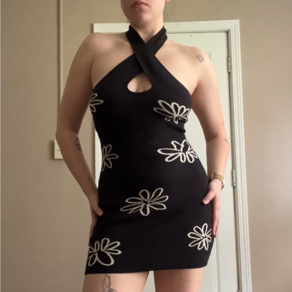 Le Lis minidress, monochrome floral, halterneck, cutout back, size M